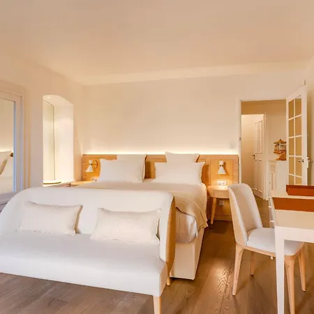 By Le Yaca Apartahotel Saint-Tropez
