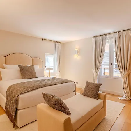 Apartahotel By Le Yaca 4*
