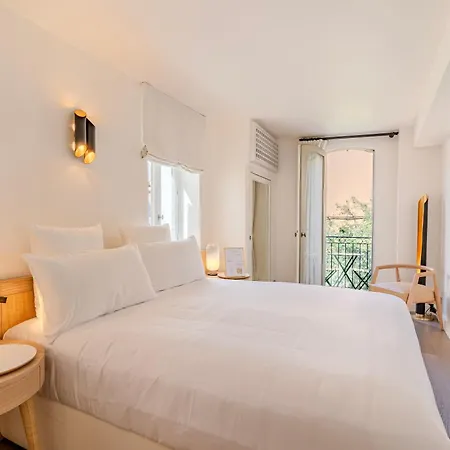 By Le Yaca Apartahotel